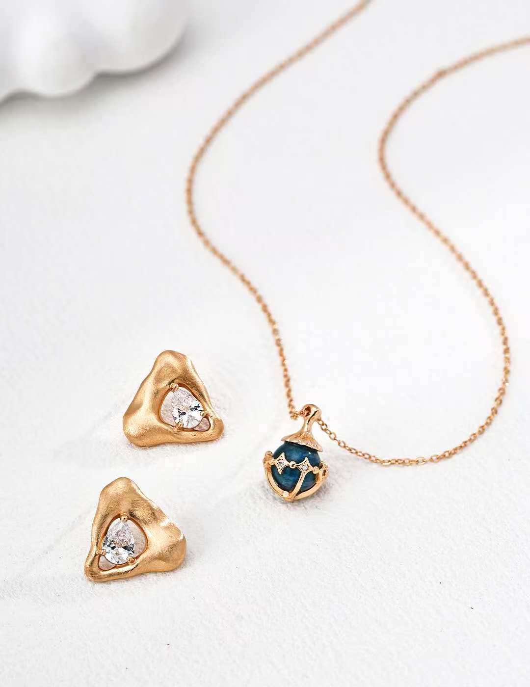 lucky star necklace/قلادة النجمة المحظوظة（D0669）