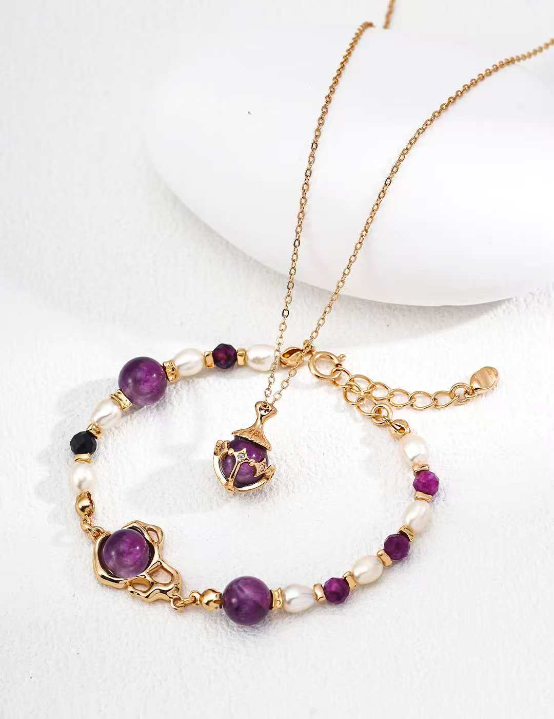 lucky star necklace/قلادة النجمة المحظوظة（D0669）