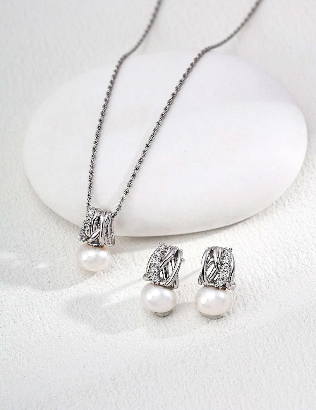 Sterling silver natural pearl earrings, rings, necklaces (white, gold)/أقراط وخواتم وقلادات من الفضة الإسترلينية مرصعة باللؤلؤ الطبيعي (أبيض، ذهبي)(E01374)