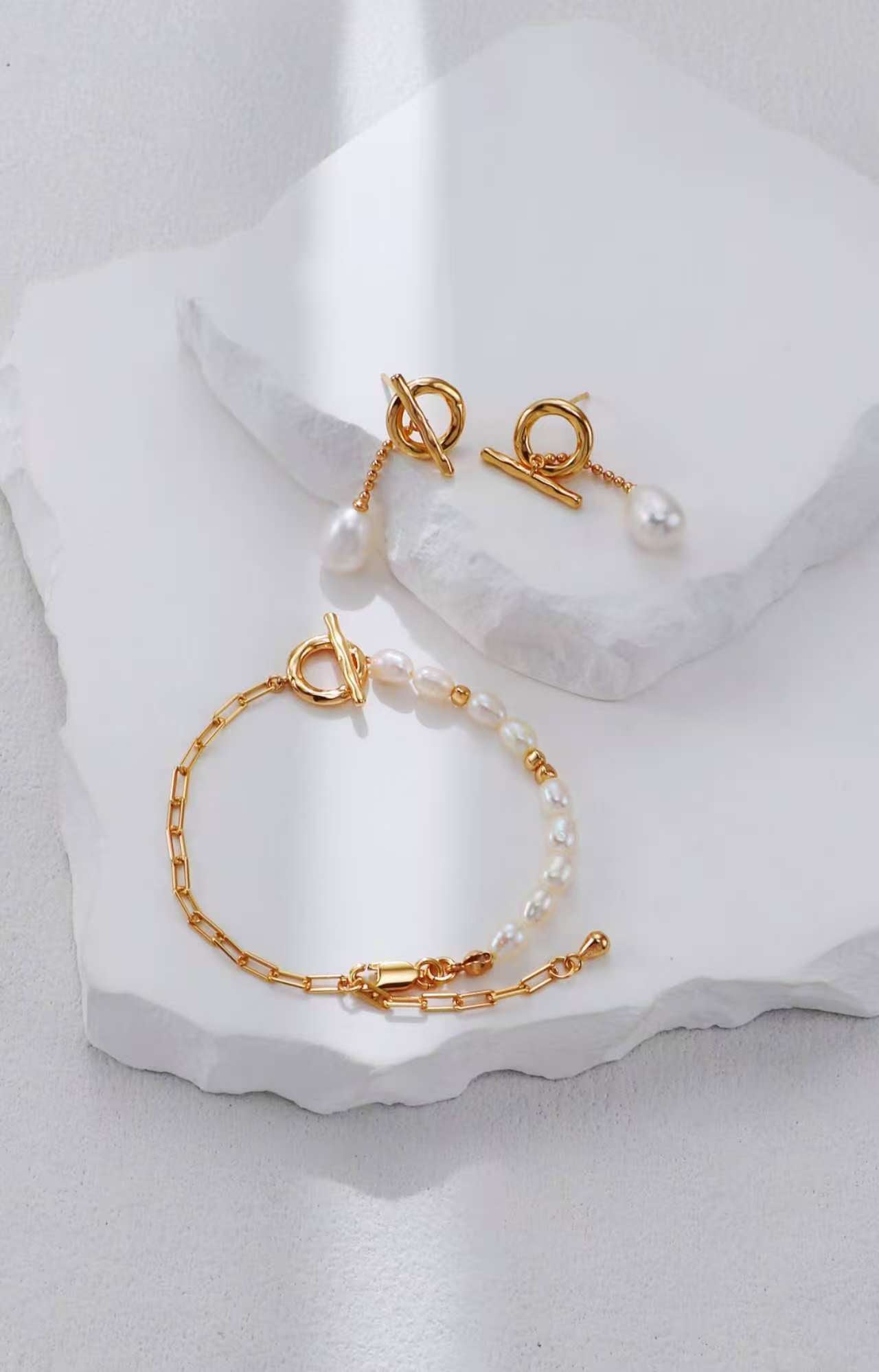 Pearl Bracelet and Earring/ أساور وأقراط من اللؤلؤ（GZSL0206）