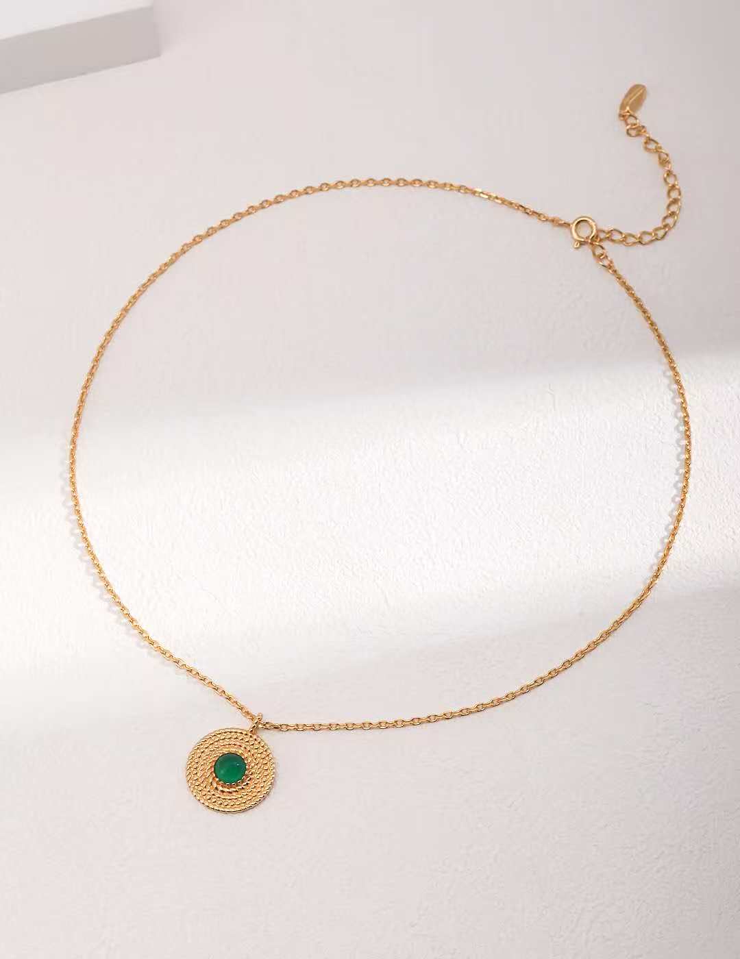 Gold-colored Necklace，Ring and Earring  / عقد بلونٍ ذهبيّ（D0434）