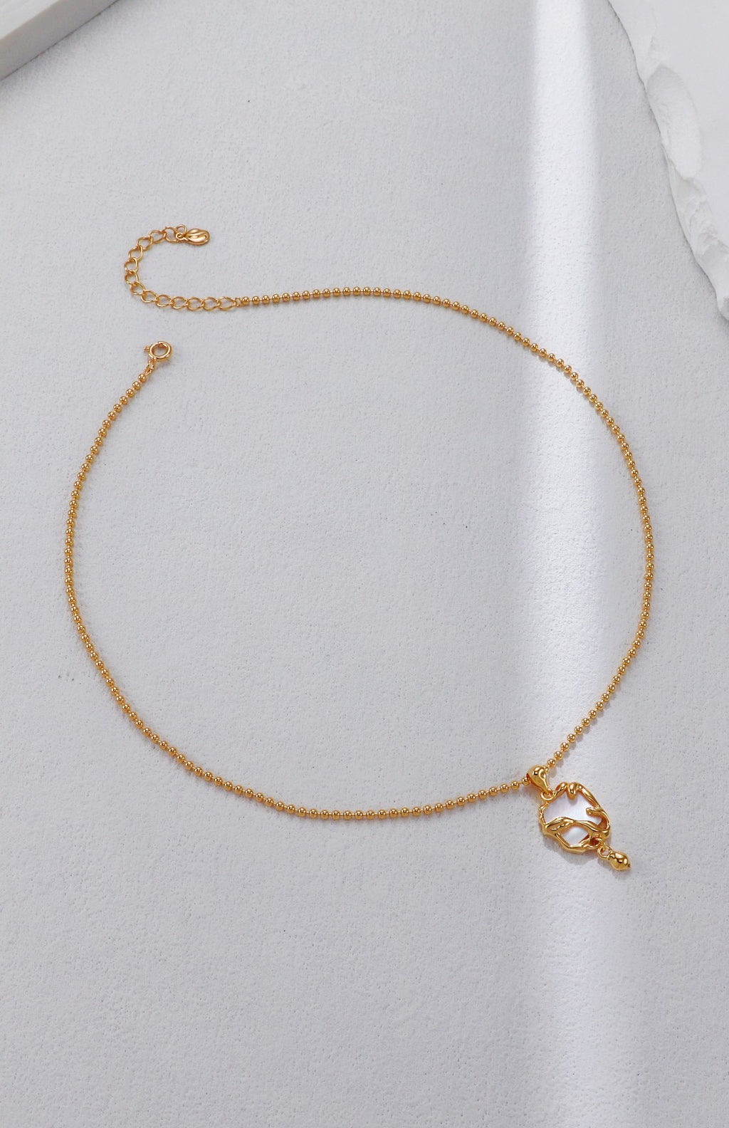 Silver Shell Earrings and Necklace/أقراط وقلادة من الصدفة الفضية （GZD0556）