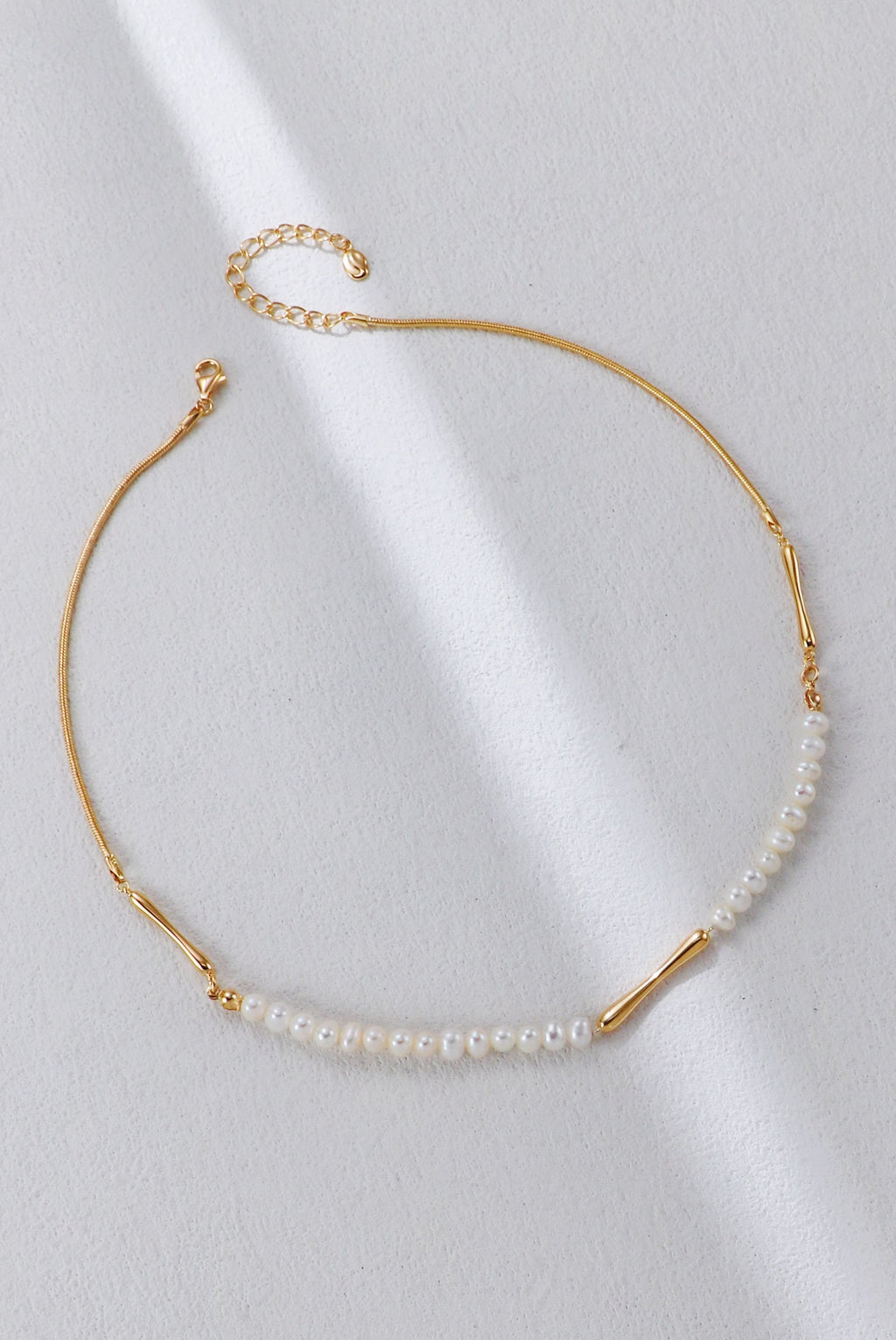 Golden-color Silver Pearl Necklace/قلادة من اللؤلؤ الفضي باللون الذهبي （GZD0609）