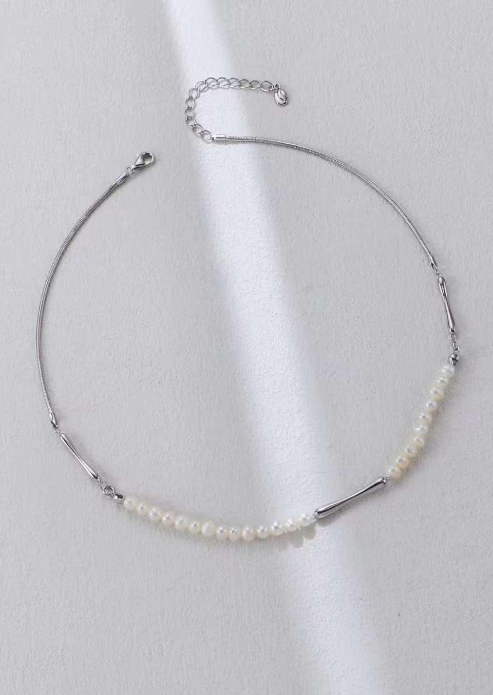 Golden-color Silver Pearl Necklace/قلادة من اللؤلؤ الفضي باللون الذهبي （GZD0609）