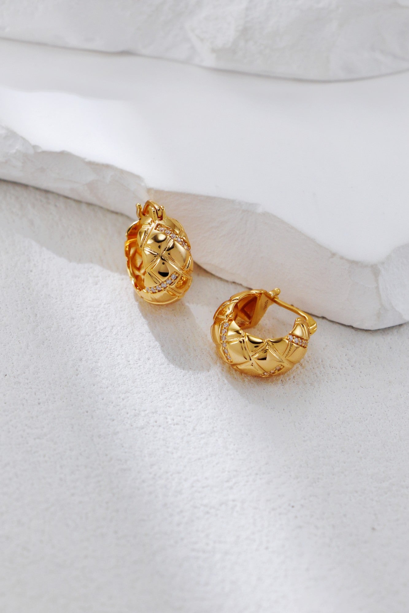 zircon earrings/ الزركون الذهبي （GZCE0413）