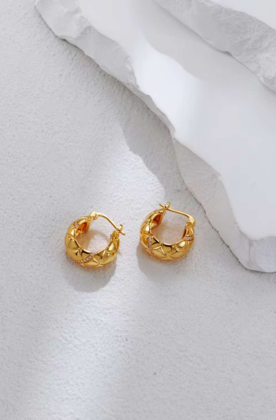 zircon earrings/ الزركون الذهبي （GZCE0413）