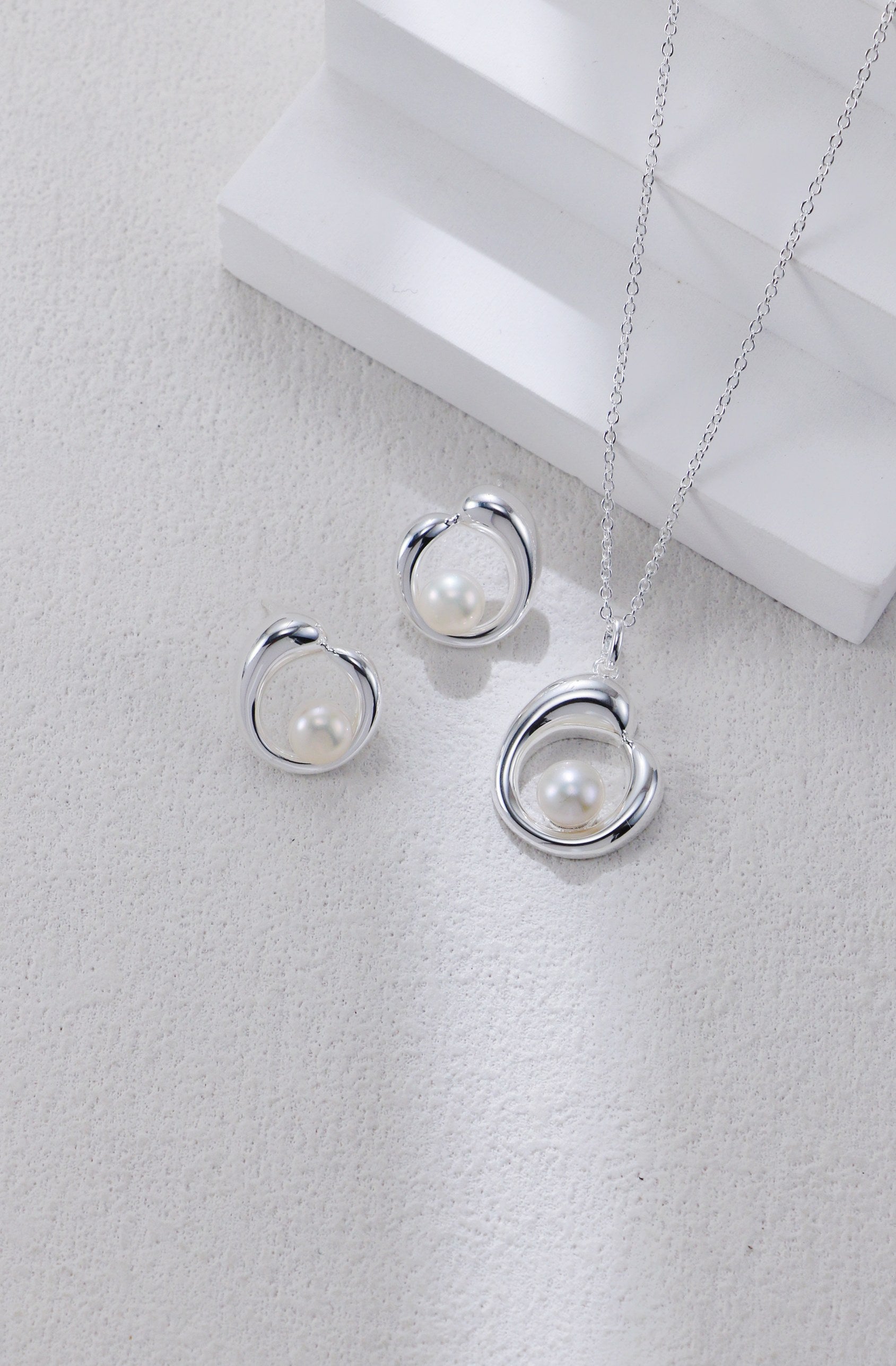 Silver Pearl Necklace/ عقد فضي بالؤلؤة（GZD0613）