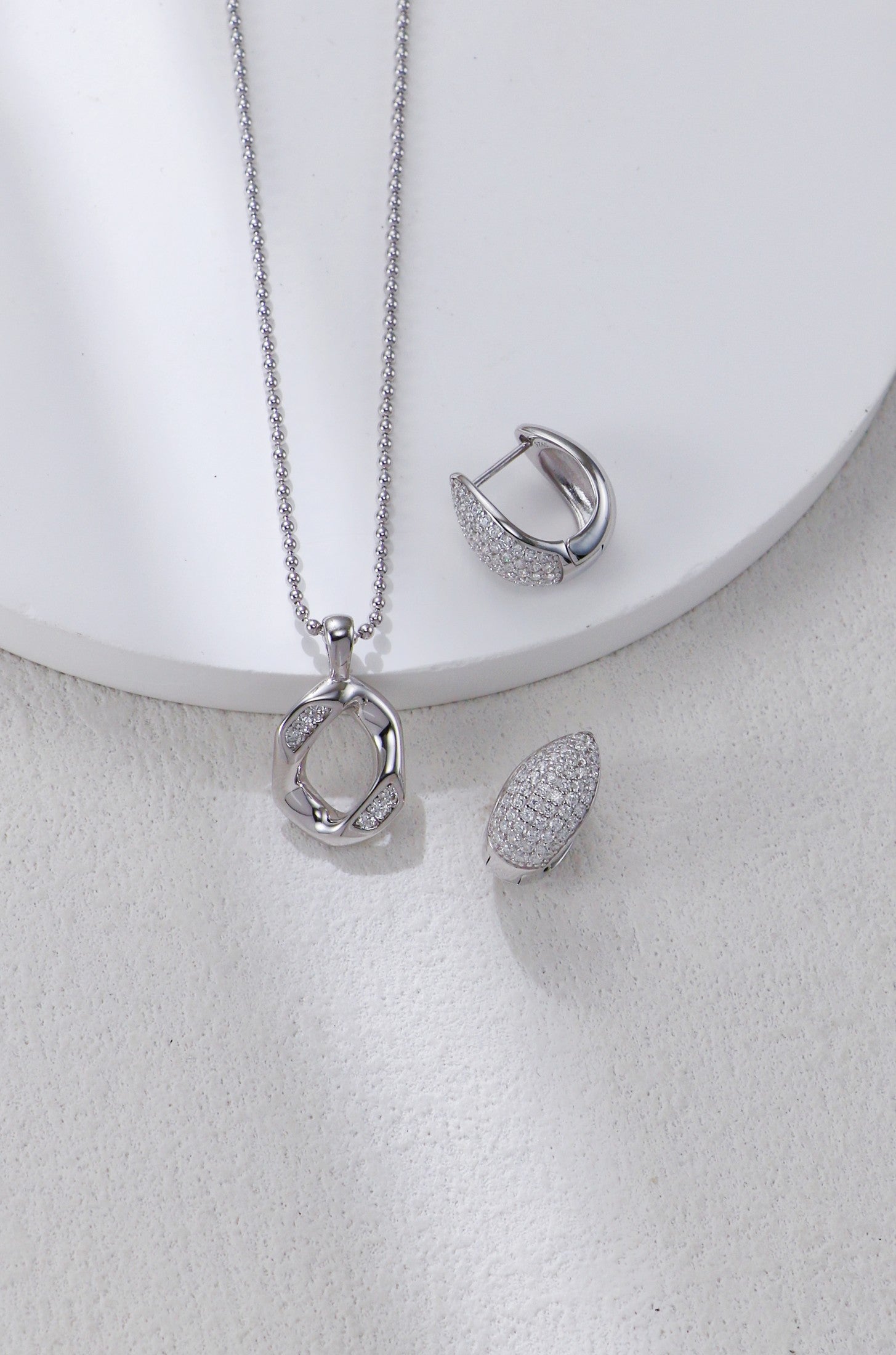 Zircon Silver Necklace/ عقد فضي بالزروكونيوم （GZD0611）