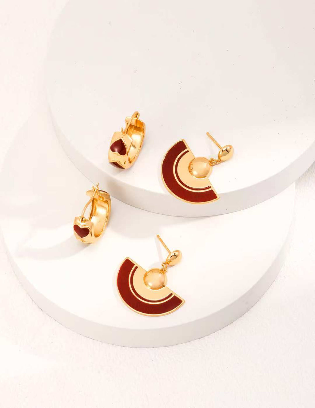 Heart-shaped Enamel Earrings/ أقراط مطليّة بالمينا على شكل قلب （E01076）