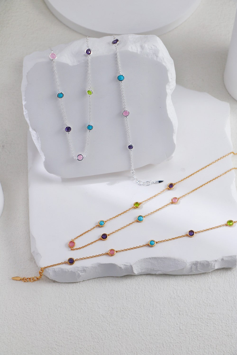 Round-Cut Color Gemstone Necklace/ قلادة بحجر كريم ملوّن مقطوع بشكل دائري（GZXL0016）