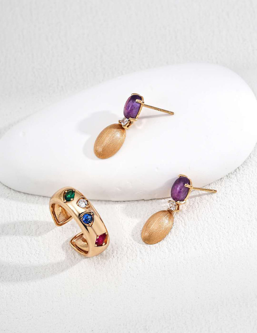 Vintage Italian Brushed Oval Design Earrings, Ring, and Bracelet / أقراط وخاتم وسوار بتصميمٍ إيطاليّ عتيق بملمسٍ بيضاويّ مصقول（E01391-2）