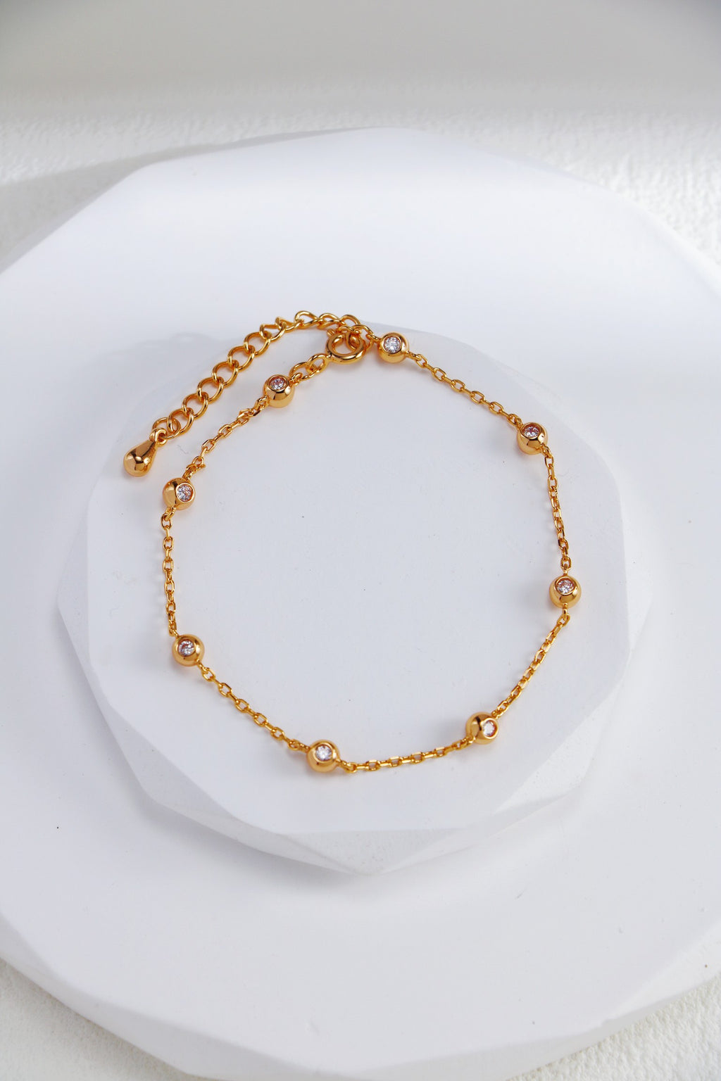 Silver Beaded Necklace, Earrings, and Bracelet with Zircon Inlay/ قلادة وأقراط وسوار من خرزٍ فضيّ مرصّعة بالزركون（GZD0432-GZSL0081）