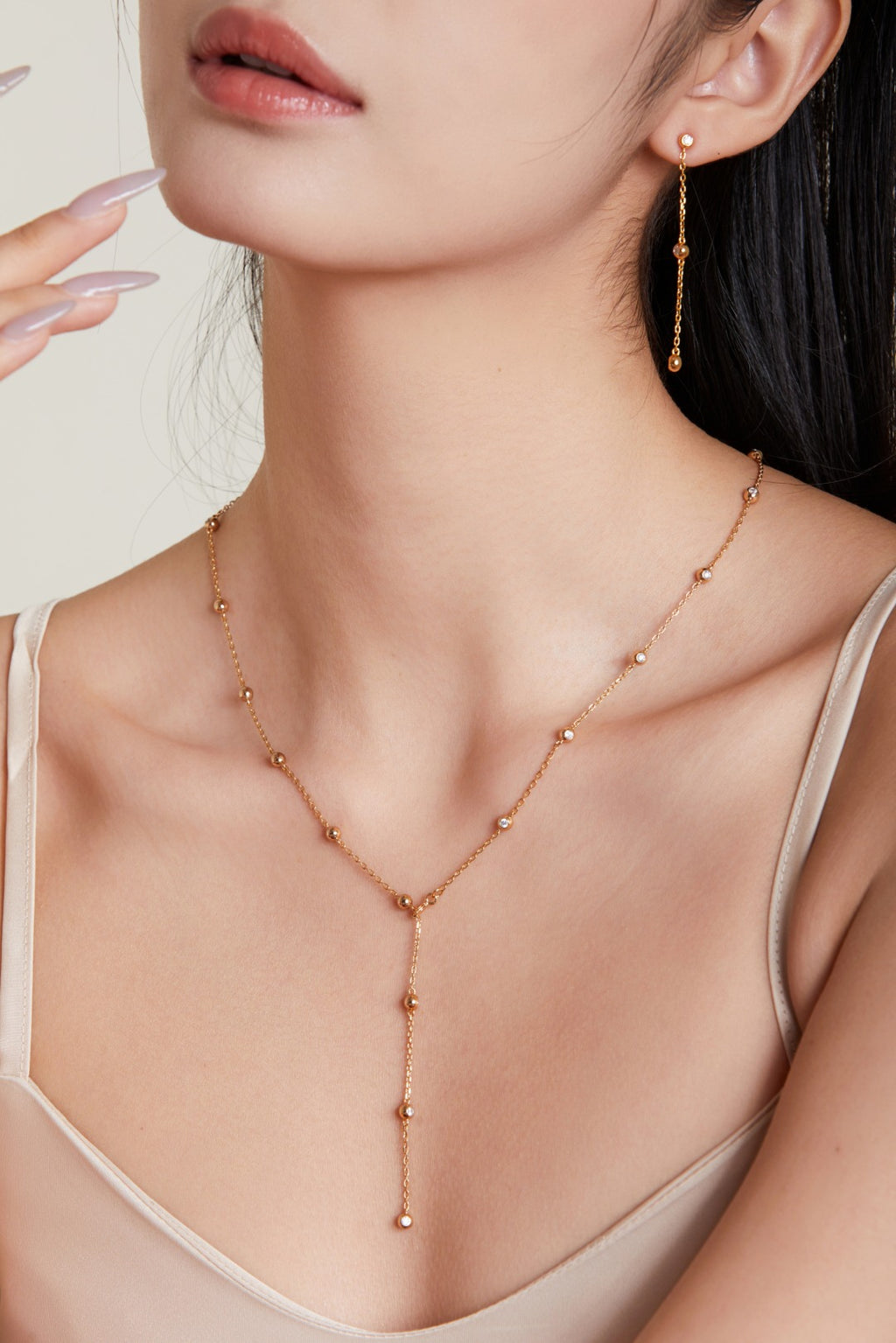 Silver Beaded Necklace, Earrings, and Bracelet with Zircon Inlay/ قلادة وأقراط وسوار من خرزٍ فضيّ مرصّعة بالزركون（GZD0432-GZSL0081）