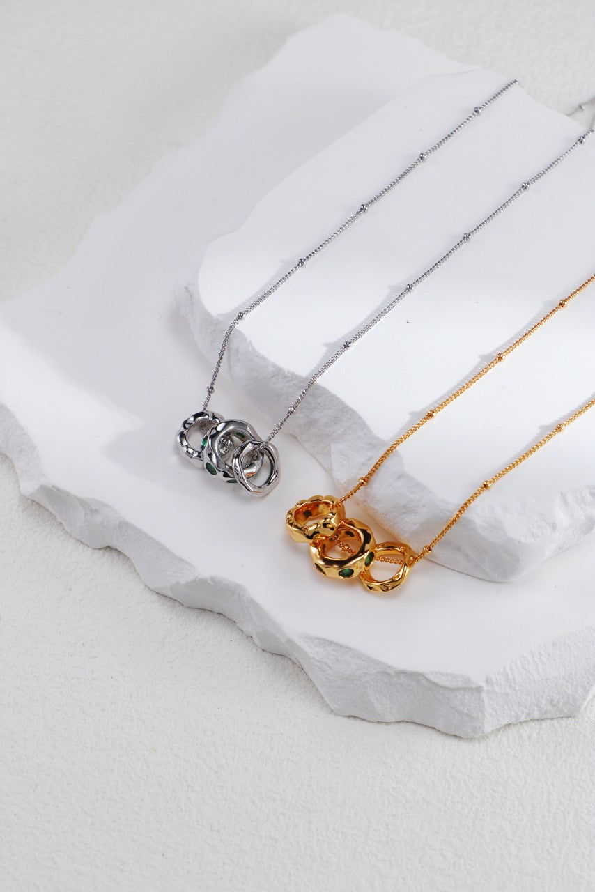 Triple-ring necklace/ طقمعقد ثلاثي الحلقات（GZD0356）