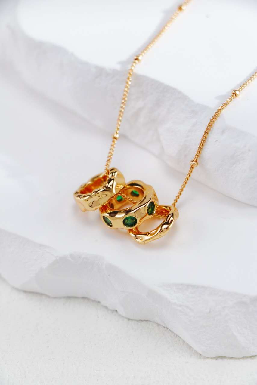 Triple-ring necklace/ طقمعقد ثلاثي الحلقات（GZD0356）