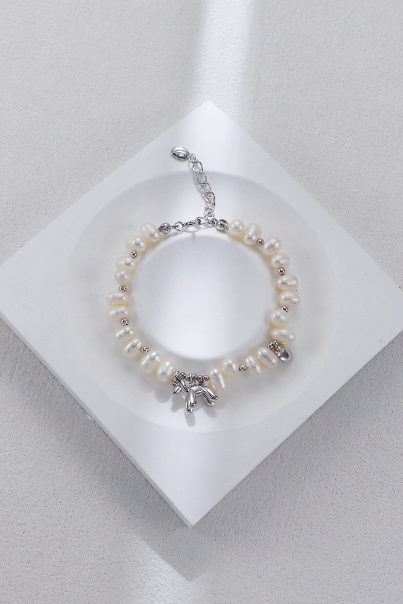 Balloon Dog Pearl Bracelet/سوار لؤلؤي بشكل كلب البالون （GZSL0113）