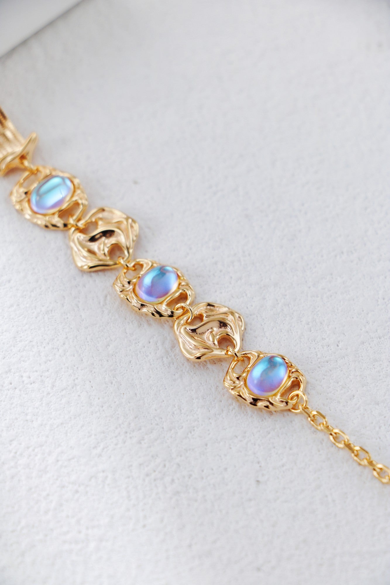 Moonstone Bracelet and Earrings/سوار وأقراط بحجر القمر（GZSL0116）
