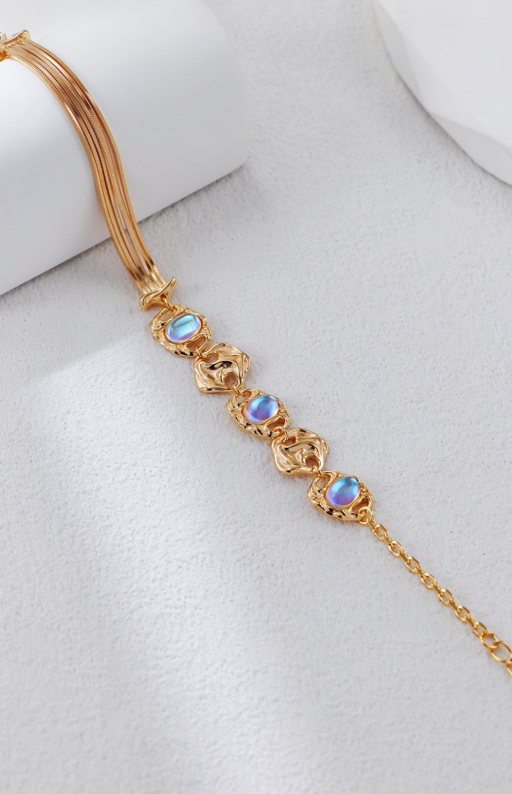 Moonstone Bracelet and Earrings/سوار وأقراط بحجر القمر（GZSL0116）