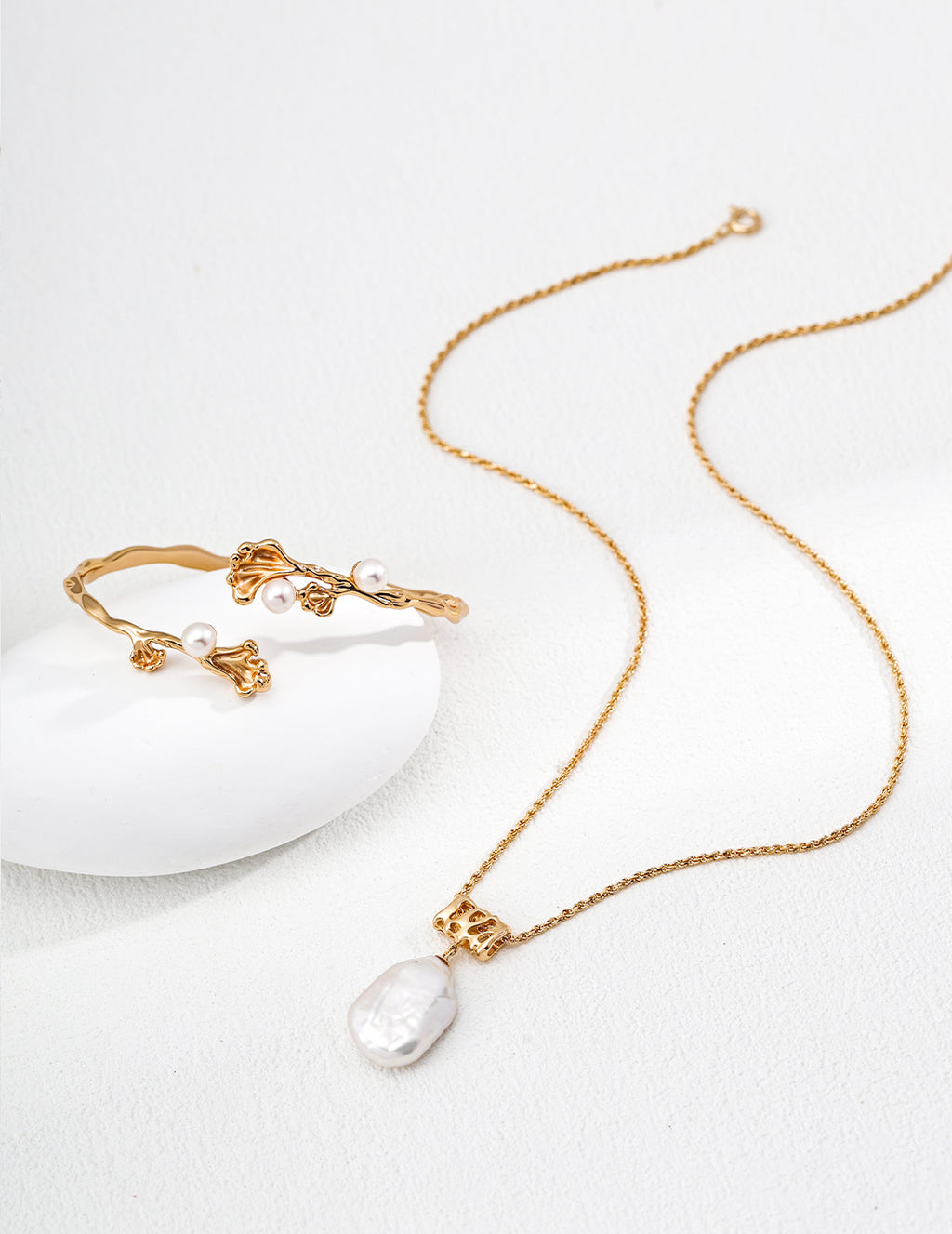 Vintage gold-tone square baroque pearl sterling silver jewelry (earrings, necklace (adjustable length), bracelet (adjustable))/مجوهرات من الفضة الإسترلينية العتيقة ذات اللون الذهبي المربع من اللؤلؤ الباروكي (أقراط، قلادة (بطول قابل للتعديل)（D0677-2)）