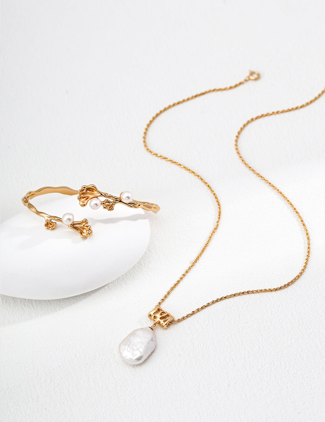Vintage gold-tone square baroque pearl sterling silver jewelry (earrings, necklace (adjustable length), bracelet (adjustable))/مجوهرات من الفضة الإسترلينية العتيقة ذات اللون الذهبي المربع من اللؤلؤ الباروكي (أقراط، قلادة (بطول قابل للتعديل)（D0677-2)）