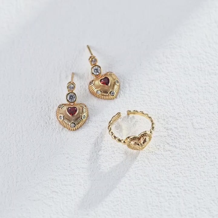 Vintage earrings and bracelets/أقراط وأساور عتيقة)(E01389)